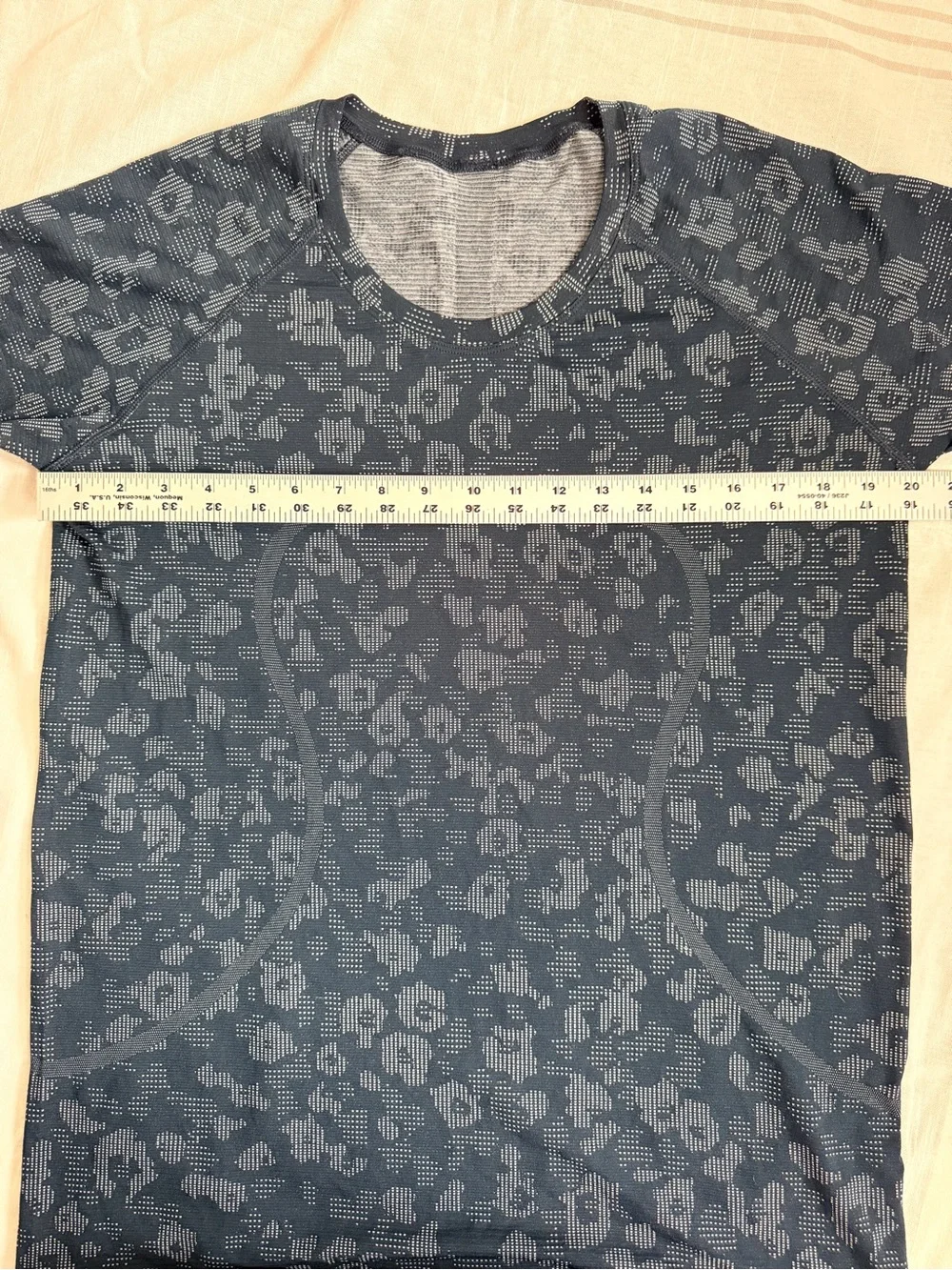 Lululemon Swiftly Tech Short Sleeve 2.0 Dappled Floral Navy Size 14 EUC
